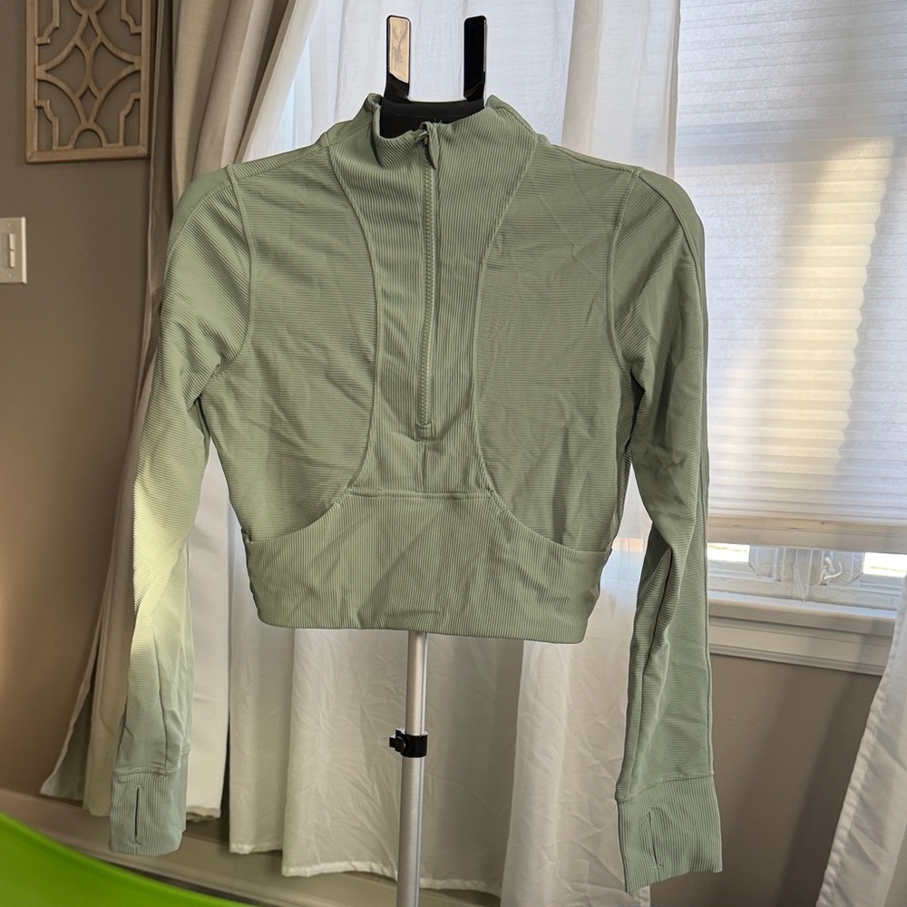 90 degree Women's Green Zip-Up Top